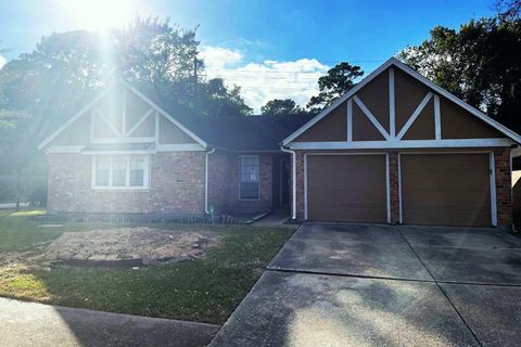 Photo of 8703 Saratoga Forest Drive, Houston, TX 77088 (MLS # 38042733)