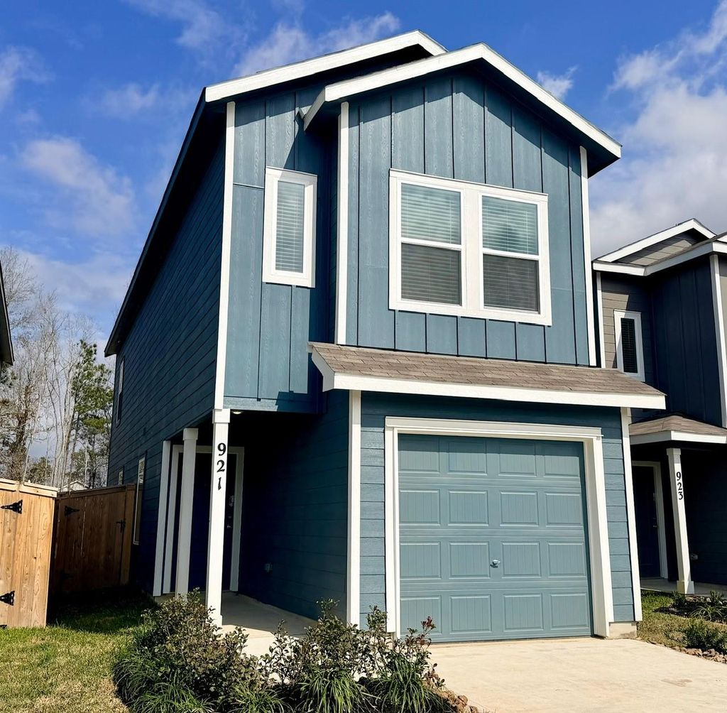 Photo of 921 Pertuso Ln, Huffman, TX 77336 (MLS # 35193292)