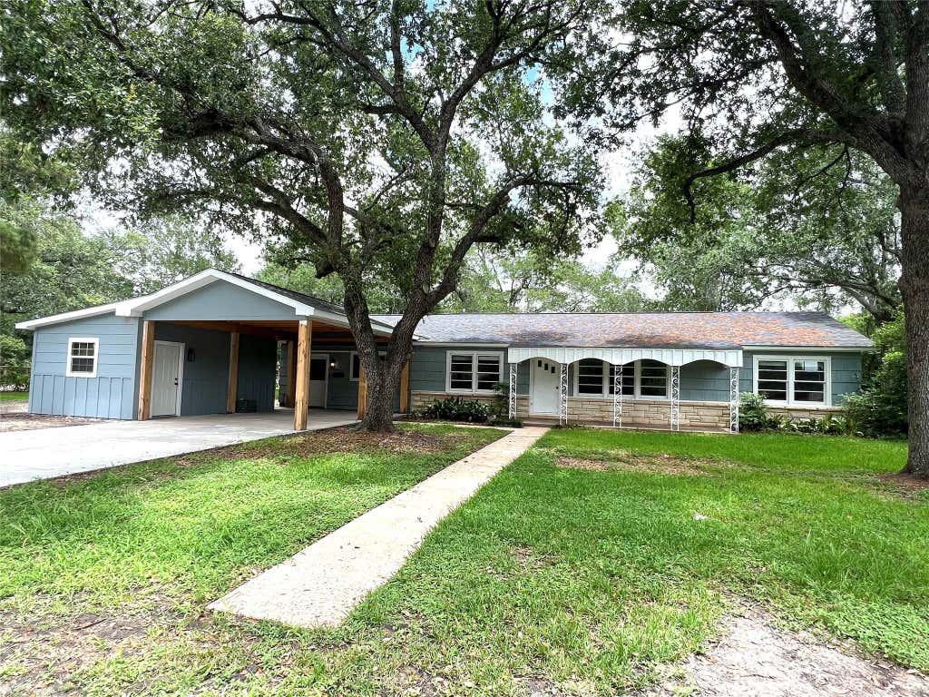 Photo of 2206 Nancy Lou Street, El Campo, TX 77437 (MLS # 33534436)