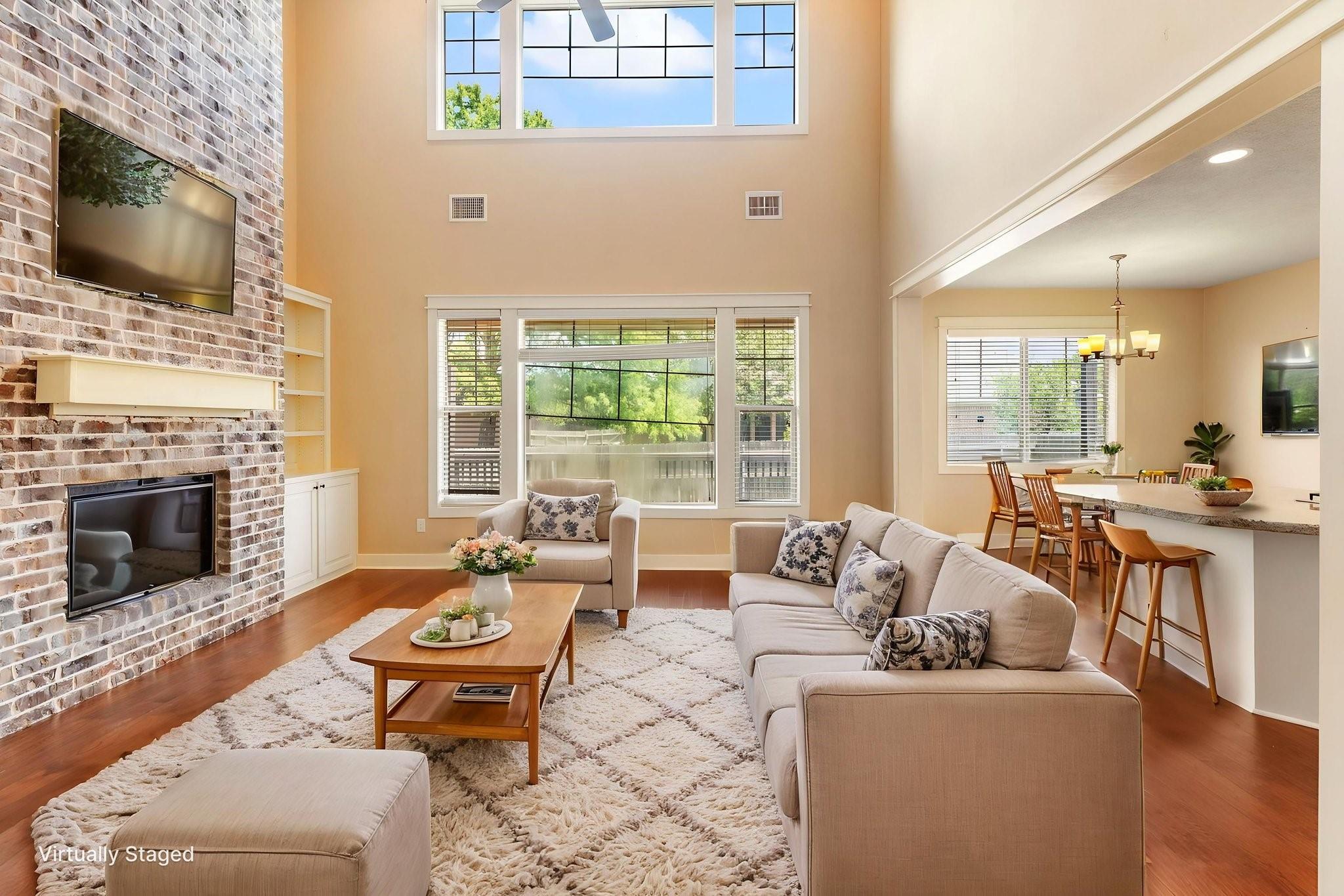 2136 Rockcliffe Loop