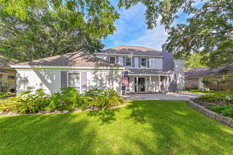 Homes For Sale - 2607 E Pebble Beach Drive<br/> Missouri City, TX 77459