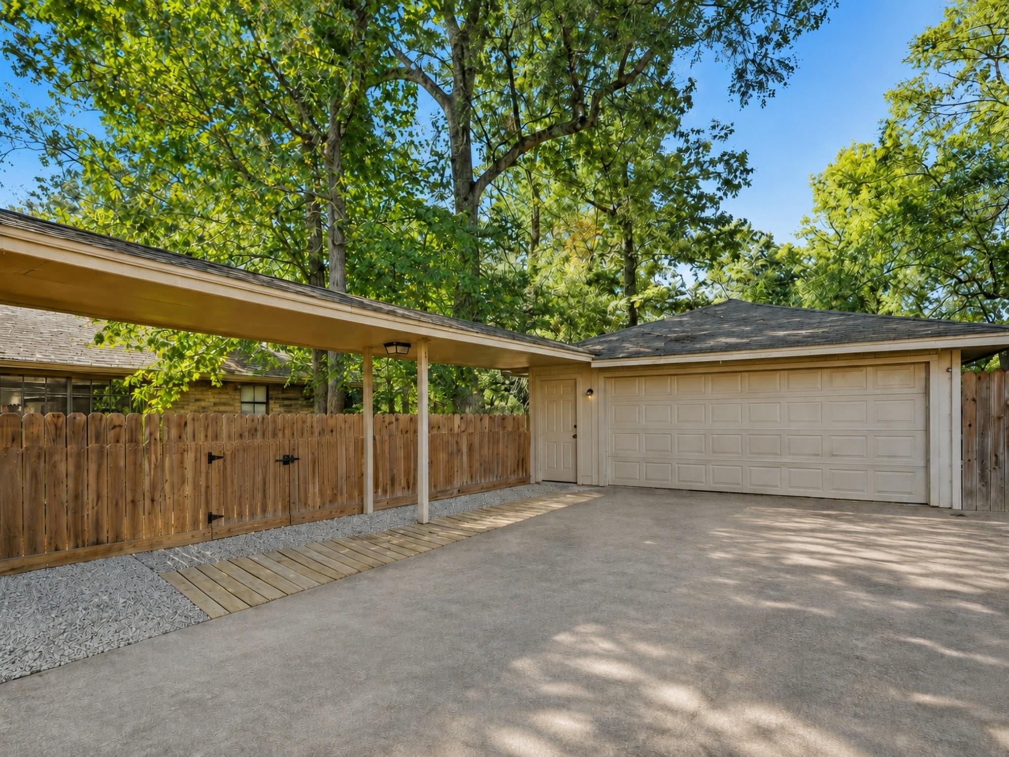 208 Cliffbrook Lane