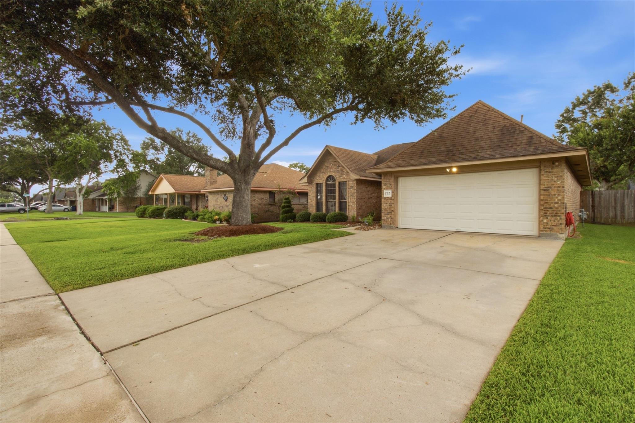 712 Manor Drive