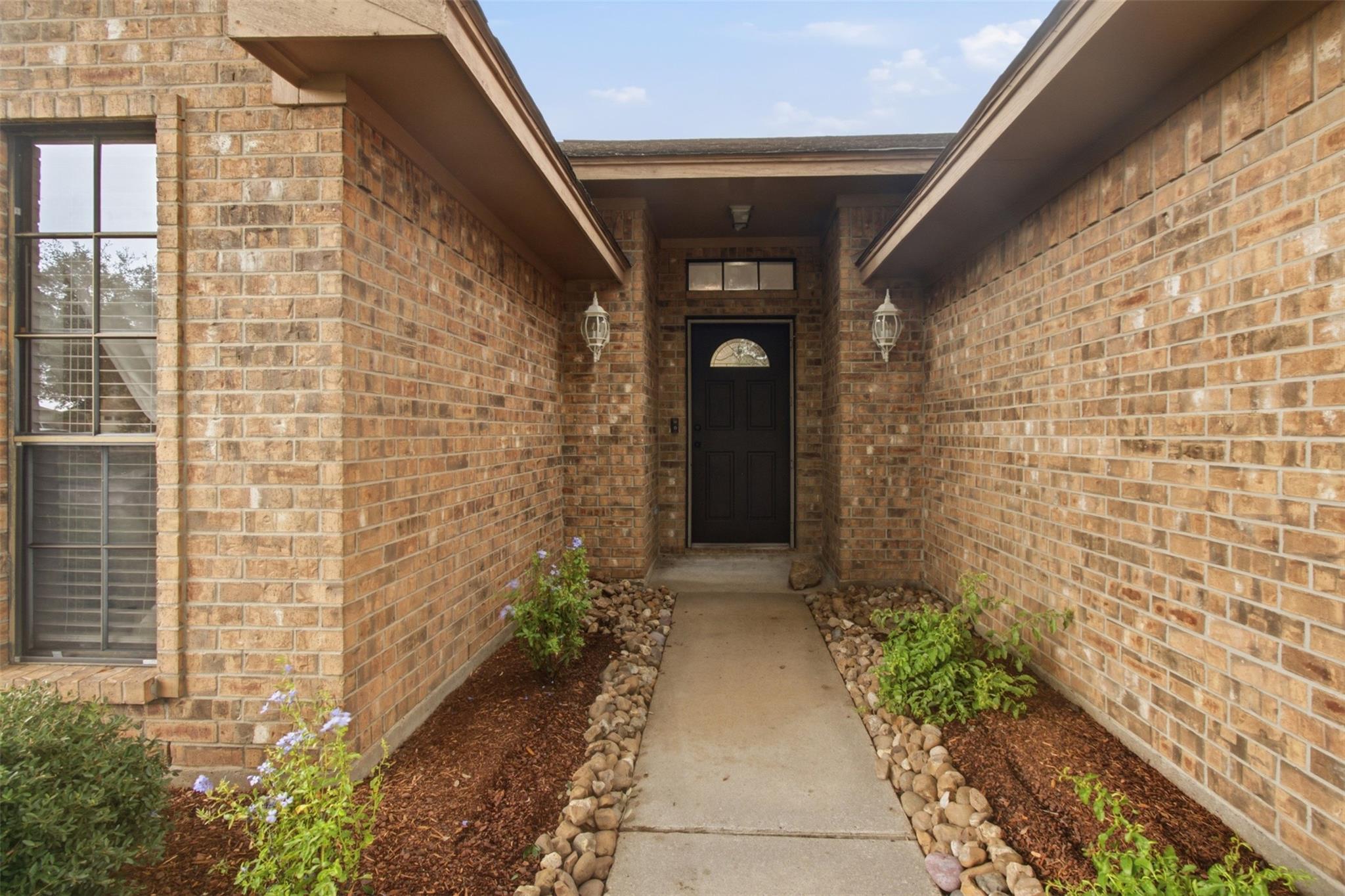 712 Manor Drive