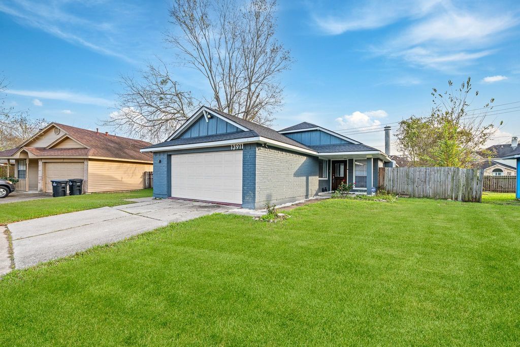 Photo of 13911 Clear Forest Drive, Sugar Land, TX 77498 (MLS # 76965145)