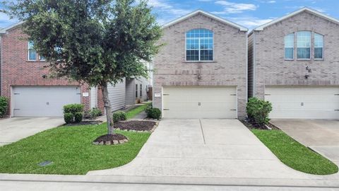 Photo of 5203 Dartmort Ridge Trail, Houston, TX 77066 (MLS # 55185734)