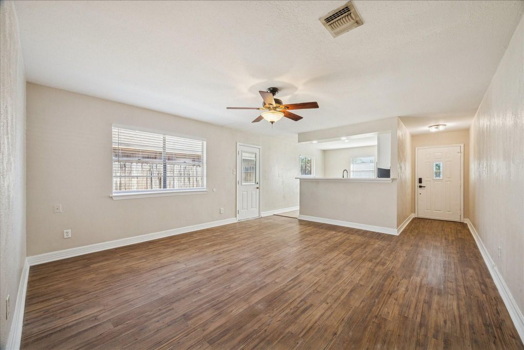 Photo of 1808 Wren Drive, League City, TX 77573 (MLS # 29951346)