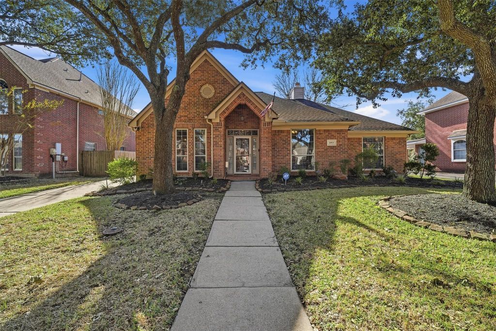 Photo of 2013 Inscho Point Circle, League City, TX 77573 (MLS # 8688979)
