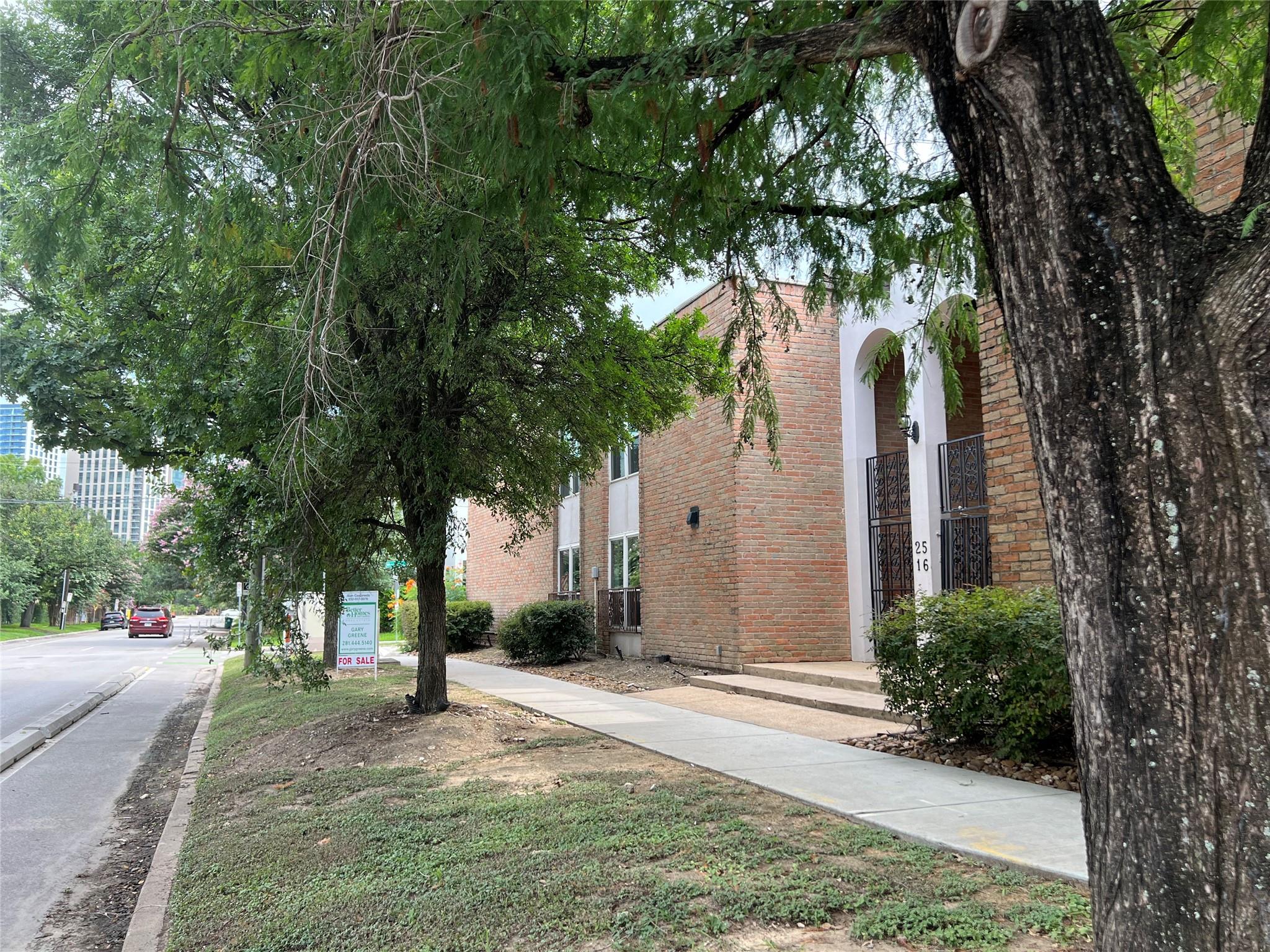 2516 Commonwealth Street 102