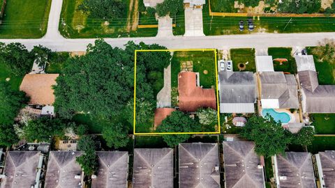 Photo of 434 Lakeside Drive, Kemah, TX 77565 (MLS # 88398065)