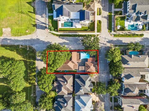 Photo of 1501 Herkimer Street, Houston, TX 77008 (MLS # 21940393)
