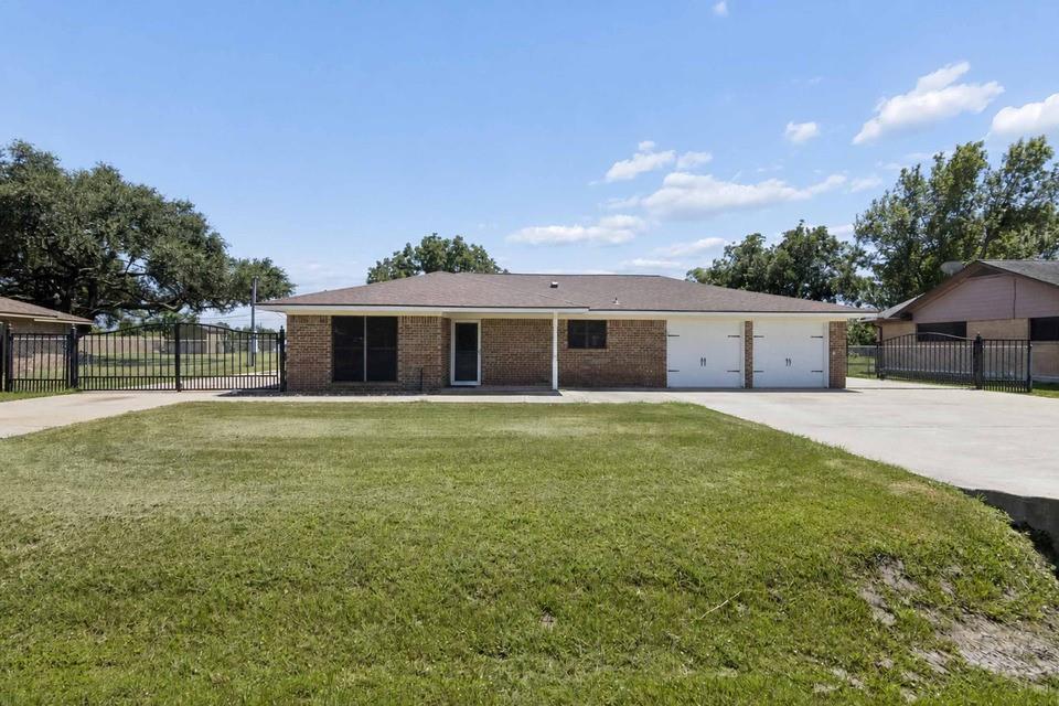 1534 Sterling Drive