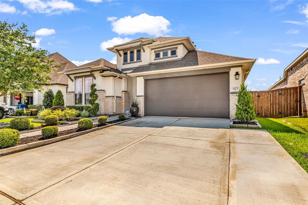 Photo of 423 Bartlett Street, Webster, TX 77598 (MLS # 24970899)