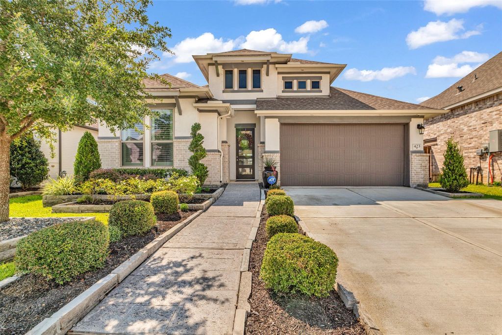 Photo of 423 Bartlett Street, Webster, TX 77598 (MLS # 24970899)