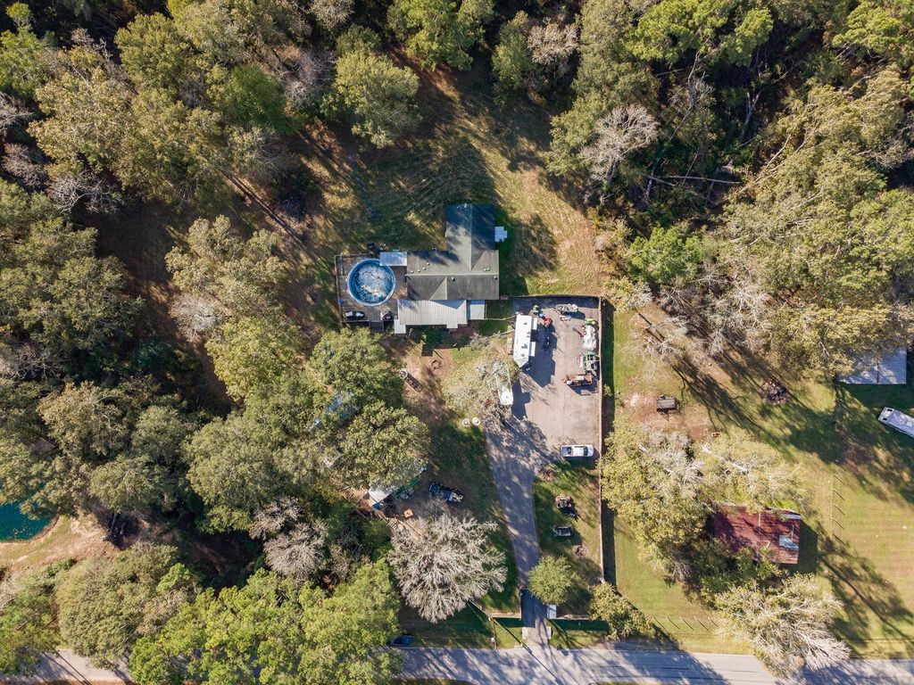 Photo of 17 W Old Field Drive, Huffman, TX 77336 (MLS # 69536497)