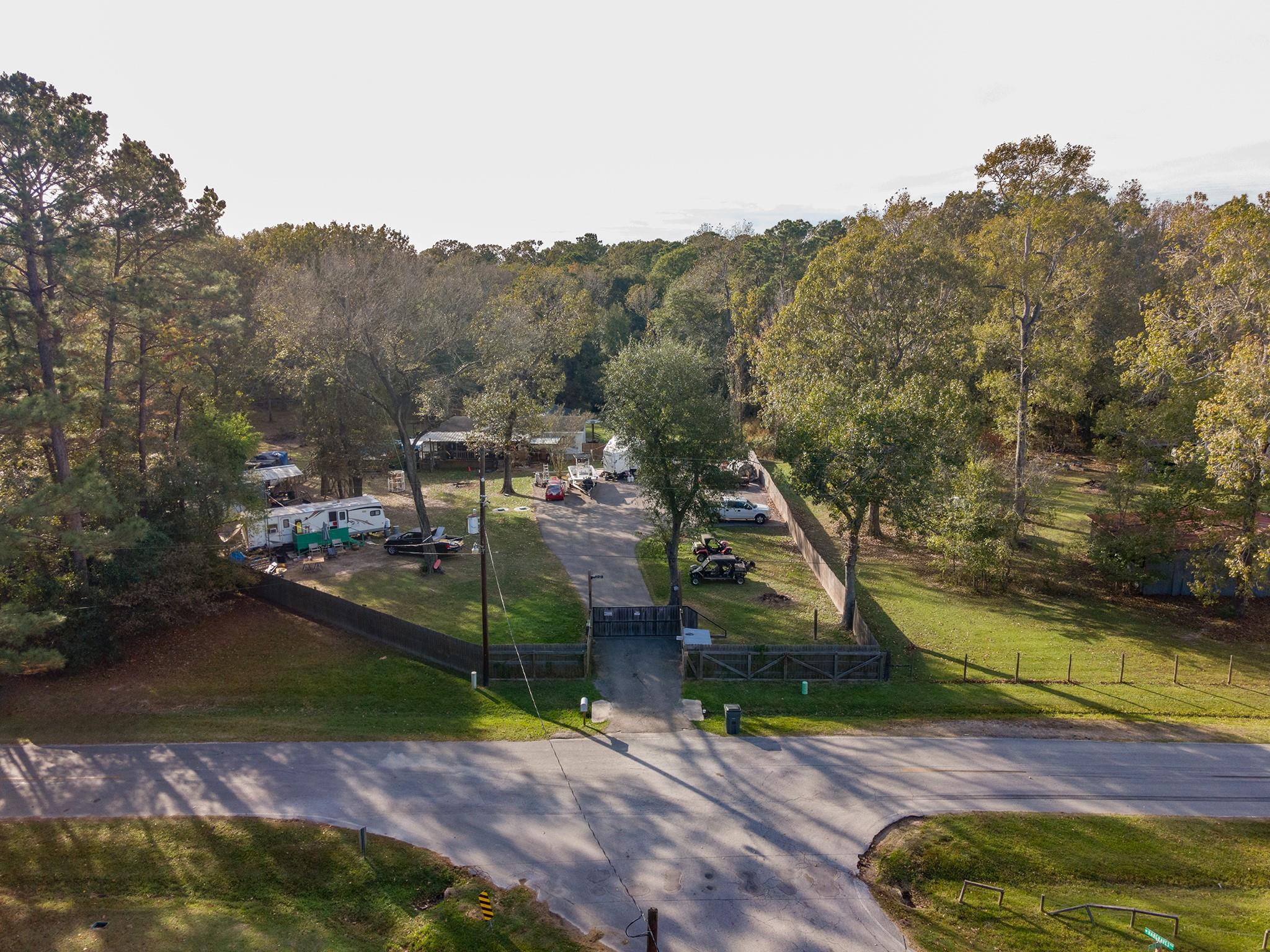 17 W Old Field Drive