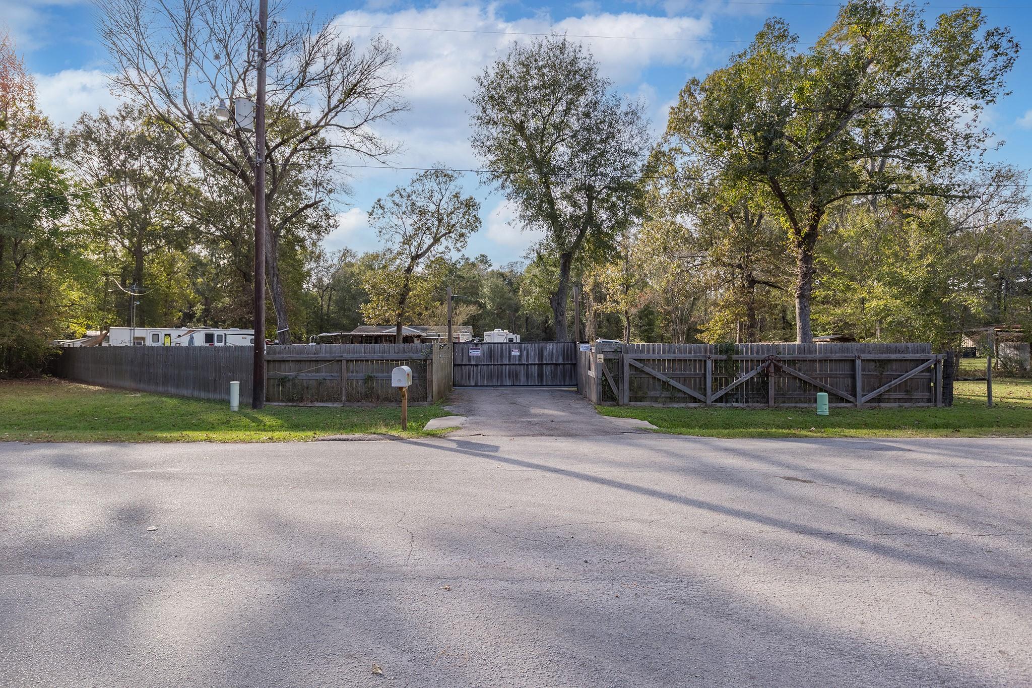 17 W Old Field Drive