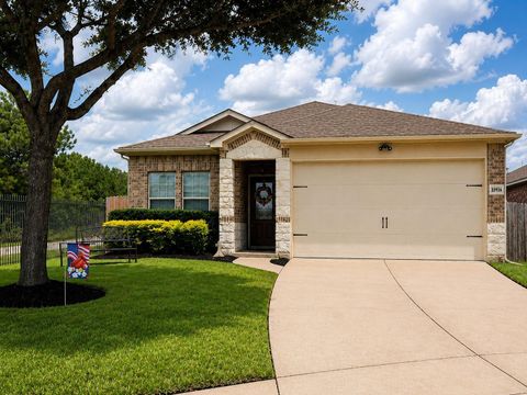 Photo of 23926 N Newport Bend Circle, Katy, TX 77494 (MLS # 39595656)