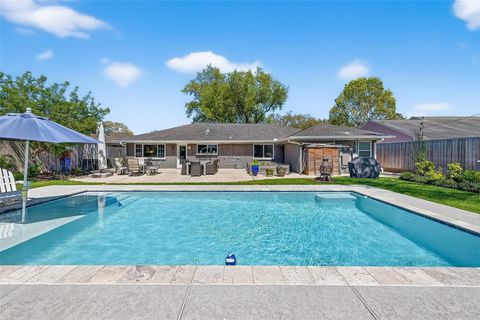 Photo of 4325 Willowbend Boulevard, Houston, TX 77035 (MLS # 24168721)
