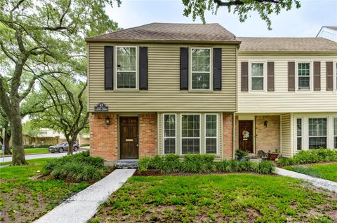 Photo of 13050 Trail Hollow Drive, Houston, TX 77079 (MLS # 87116188)