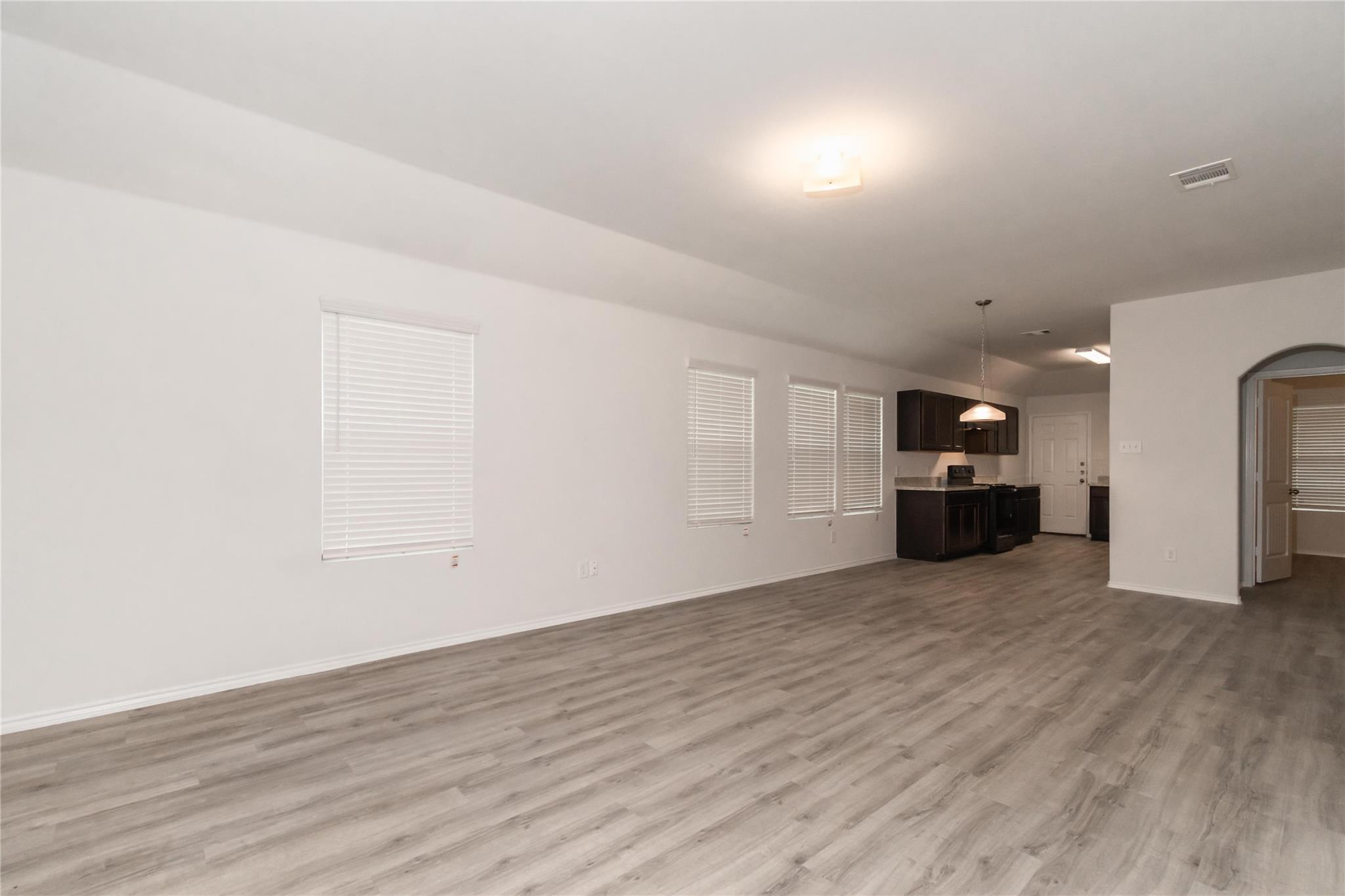 17466 Linthorne Street