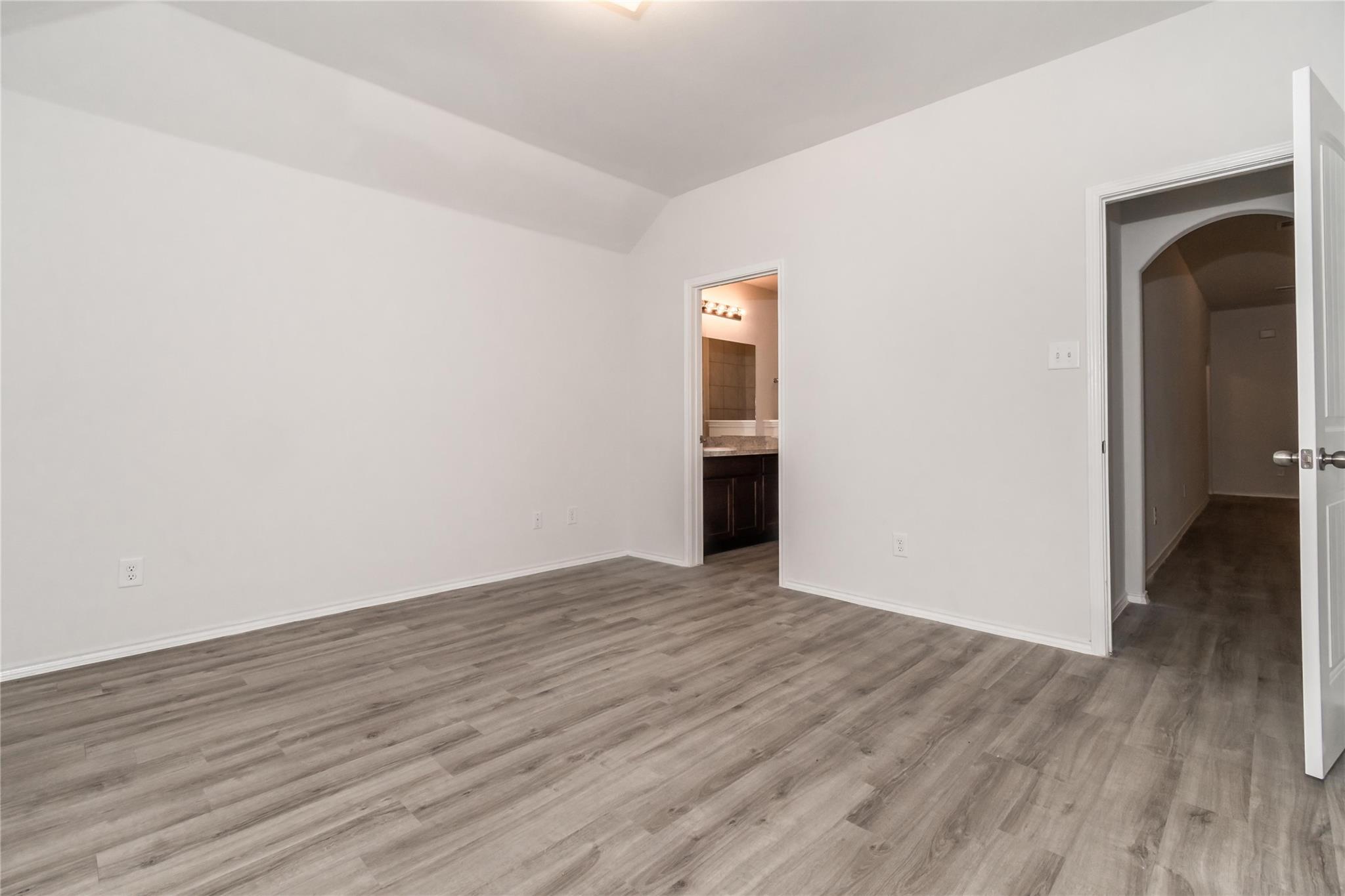 17466 Linthorne Street