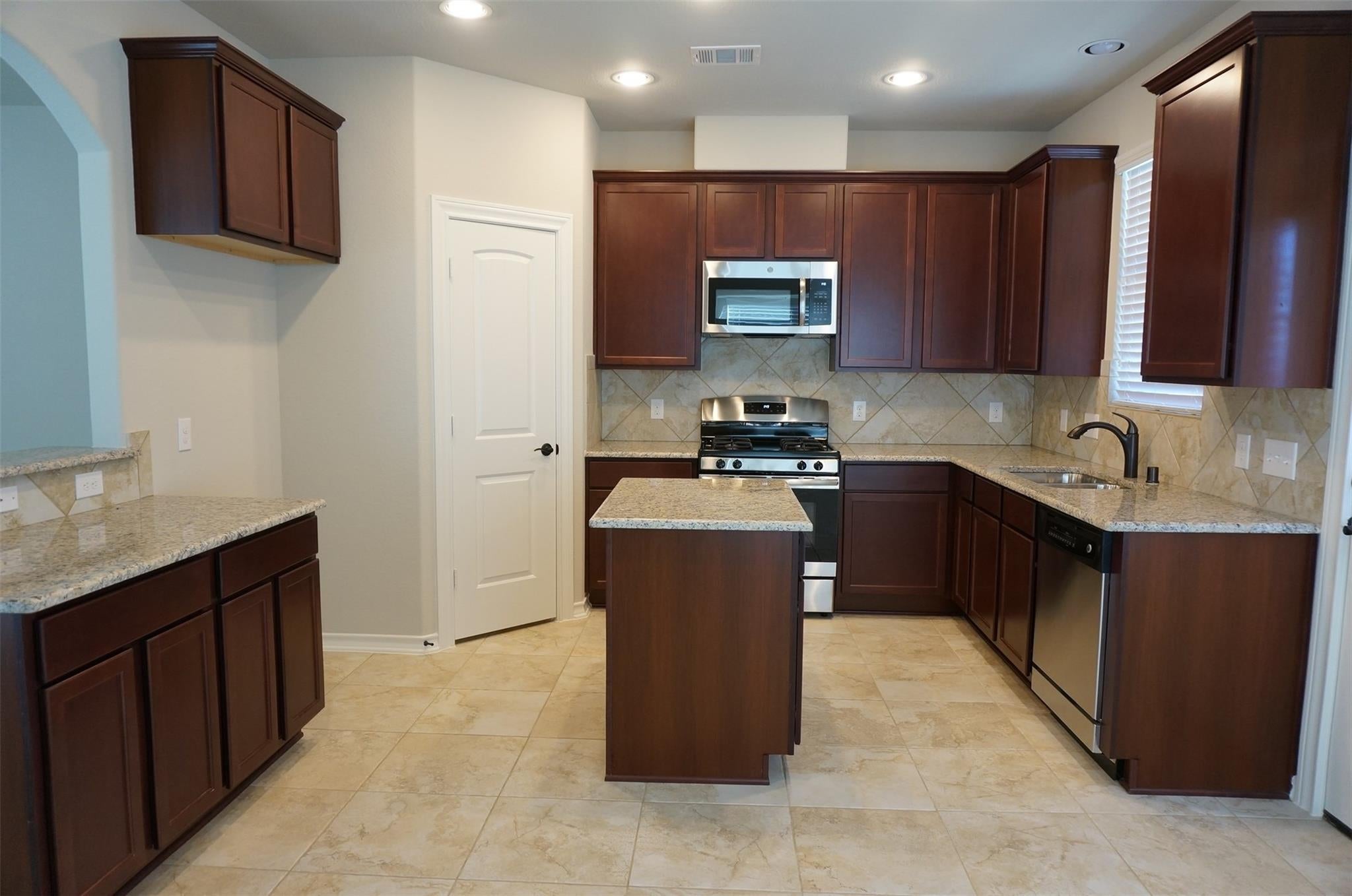3539 Christopher Dr