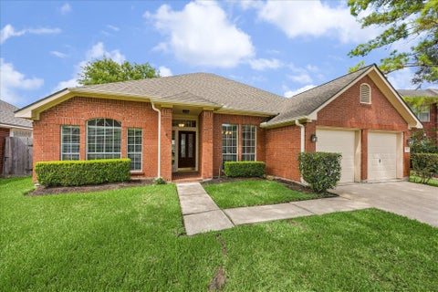 Photo of 4135 N Nolan Place, Pearland, TX 77584 (MLS # 46239351)