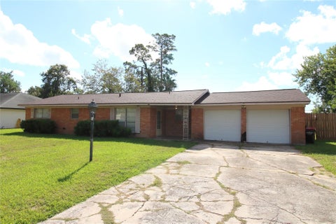 Photo of 111 Staples Drive, Baytown, TX 77523 (MLS # 35021232)