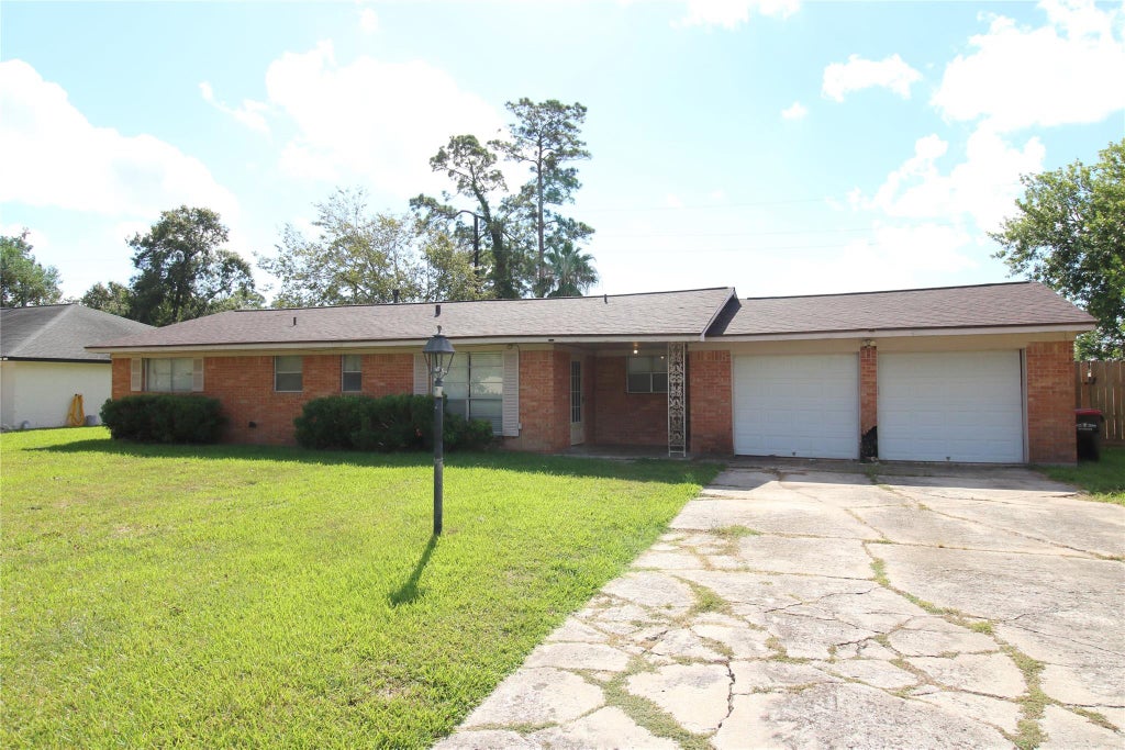 Photo of 111 Staples Drive, Baytown, TX 77523 (MLS # 35021232)