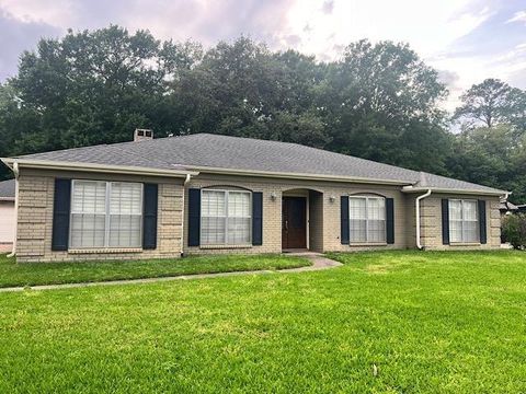 Homes For Sale - 1365 Sheridan Lane<br/> Jefferson County, Beaumont, TX 77706