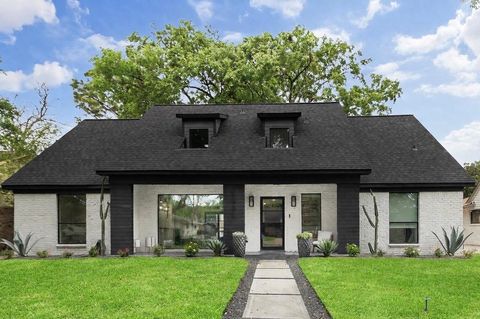 Photo of 5934 Dumfries Drive, Houston, TX 77096 (MLS # 22548244)