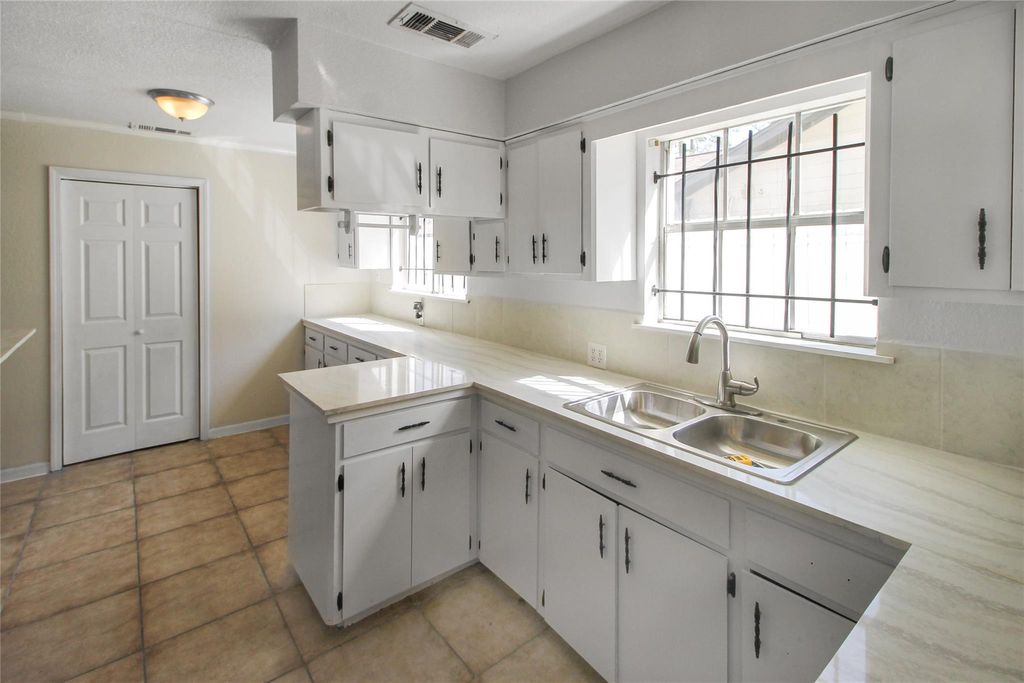 Photo of 10322 Nold Drive, Houston, TX 77016 (MLS # 65509178)