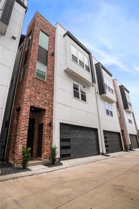 Photo of 3032 Lamar St ST, Houston, TX 77003 (MLS # 7304463)