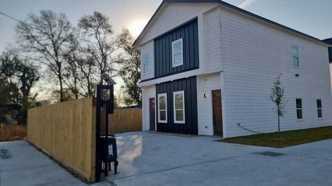 Tiny photo for 5130 Clover Street #A/B, Houston, TX 77033 (MLS # 27773402)