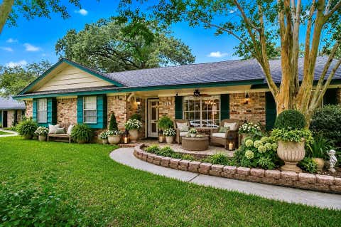Photo of 1919 Stebbins Drive, Houston, TX 77043 (MLS # 66957343)