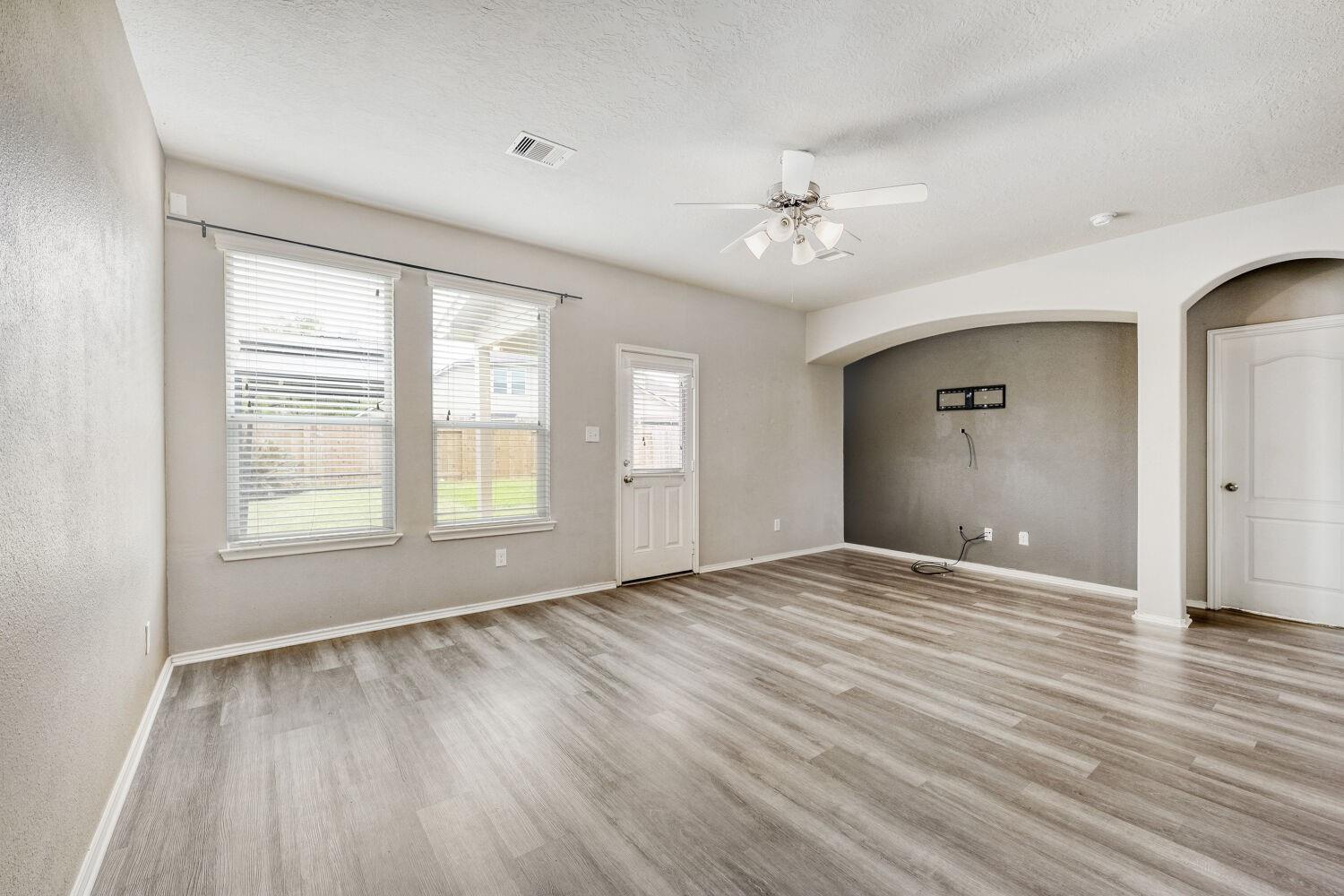5402 Jay Thrush Drive