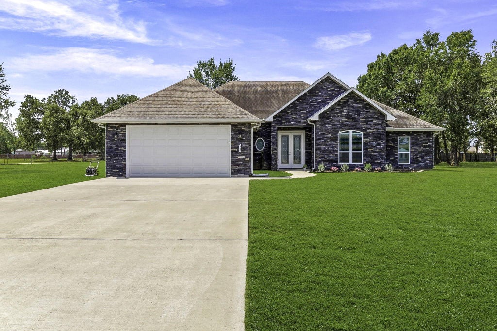 Photo of 203 Summer Haven HVN, Livingston, TX 77351 (MLS # 21357191)
