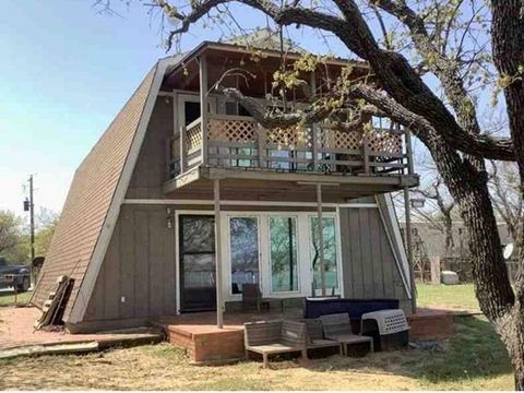 Photo of 311 Shore Loop, Bellevue, TX 76228 (MLS # 98951162)