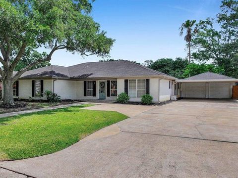 Photo of 950 Monterrey Drive, Beaumont, TX 77706 (MLS # 11773622)