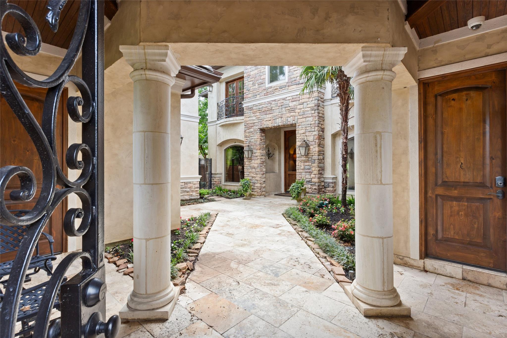 11703 Empress Oaks Court