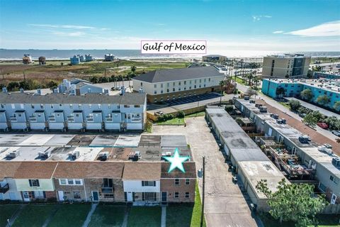 Photo of 37 San Jacinto Drive, Galveston, TX 77550 (MLS # 70818797)