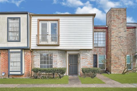 Photo of 6370 Creekbend Drive #55, Houston, TX 77096 (MLS # 23082884)
