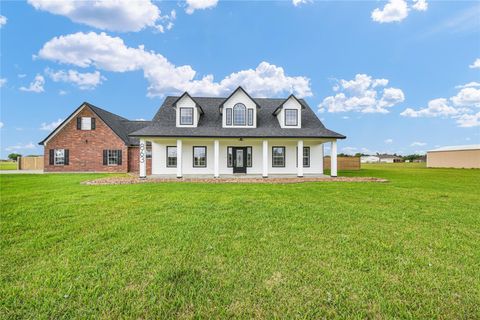 Photo of 863 Bunkhouse Trail, Angleton, TX 77515 (MLS # 77424907)