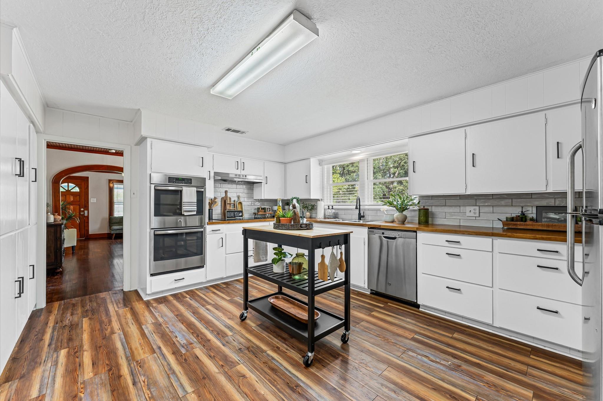 4022 Crosby Cedar Bayou Road