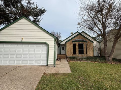 Photo of 16715 Dale Oak Way, Houston, TX 77058 (MLS # 29502406)