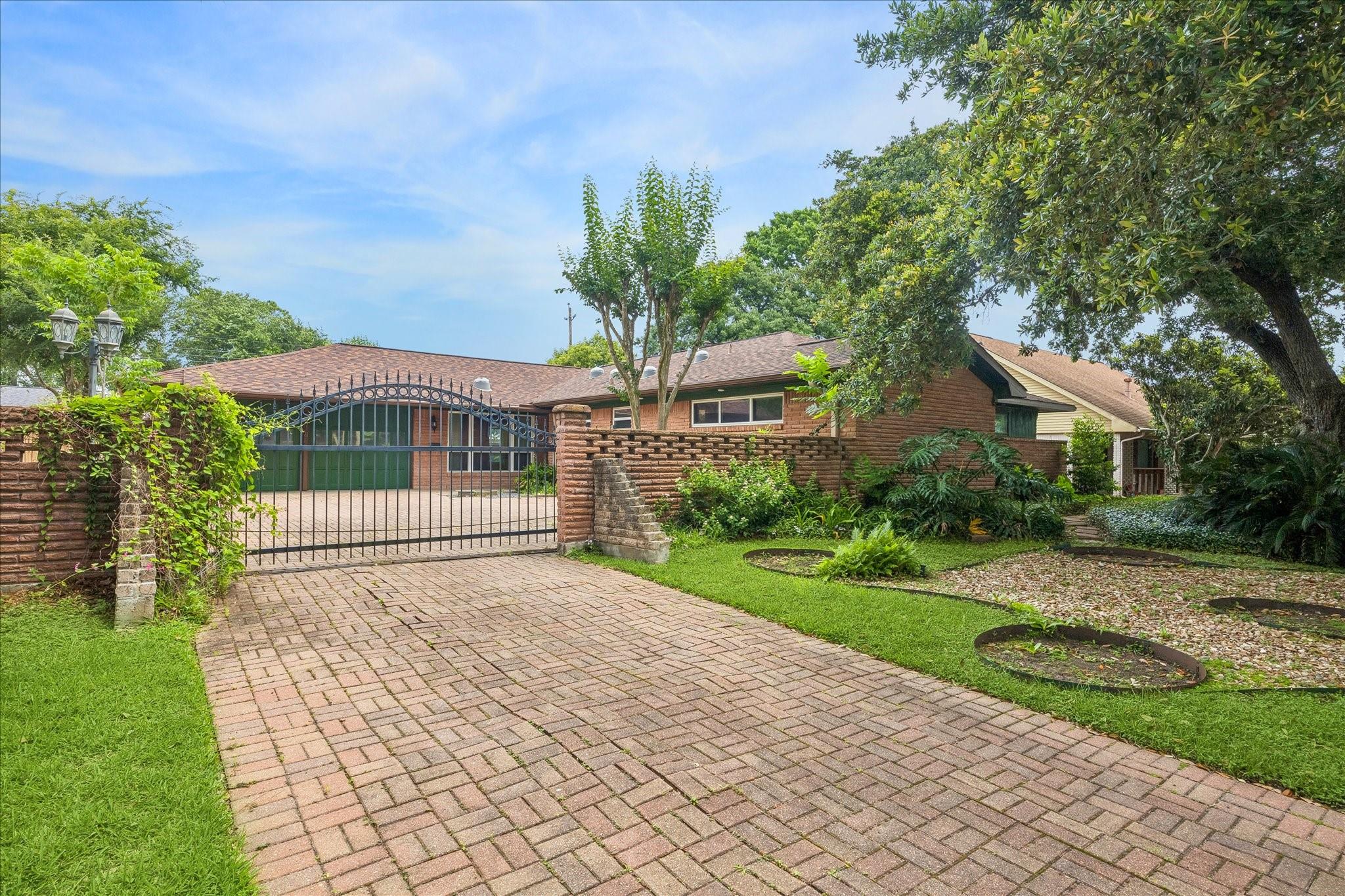Route State N 3560 Arinco-houseです 89, Zillow | #1078363 MLS | 86323 AZ Route, 本棚・絵本棚・マガジンラック