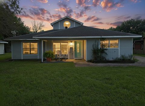 Photo of 5952 Moonstone Street, Port Arthur, TX 77640 (MLS # 94810058)