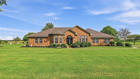 Photo of 135 Apache Dr, Franklin, TX 77856 (MLS # 66619285)