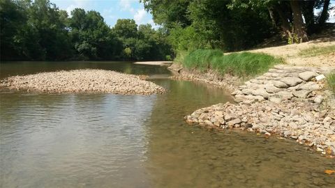 Photo of 195 Hidden Shores Loop, Smithville, TX 78957 (MLS # 36597159)